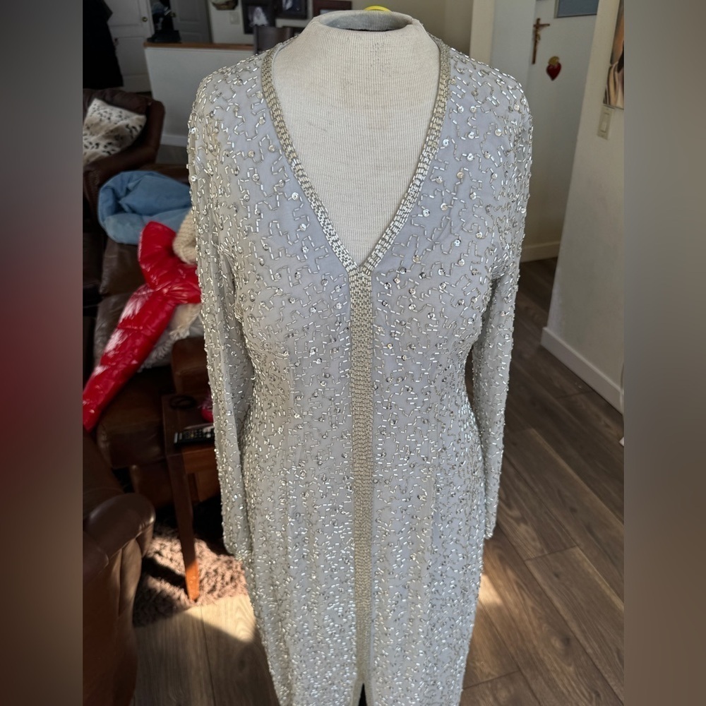 Elegant beaded silk gown size 8 silver / grey long sleeve vintage flawless - Picture 4 of 16